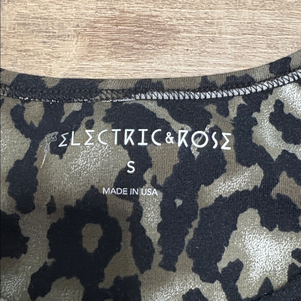 NWT Electric & Rose Kennedy Long Sleeve Crop Top Small Leopard - Picture 3 of 8